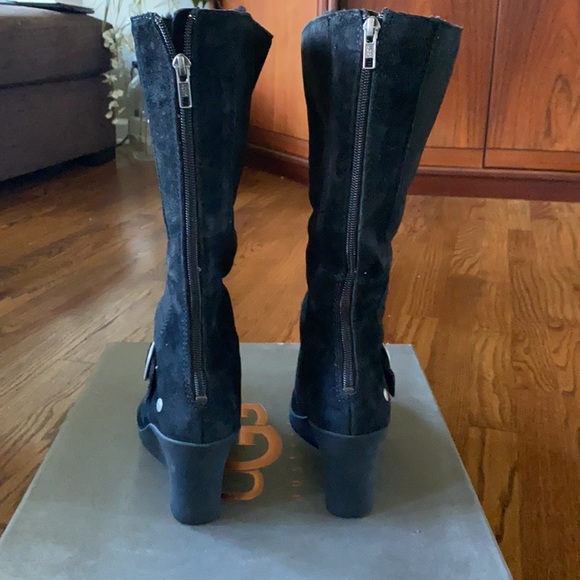 Ugh Selene Black Wedge Boots - Picture 5 of 10